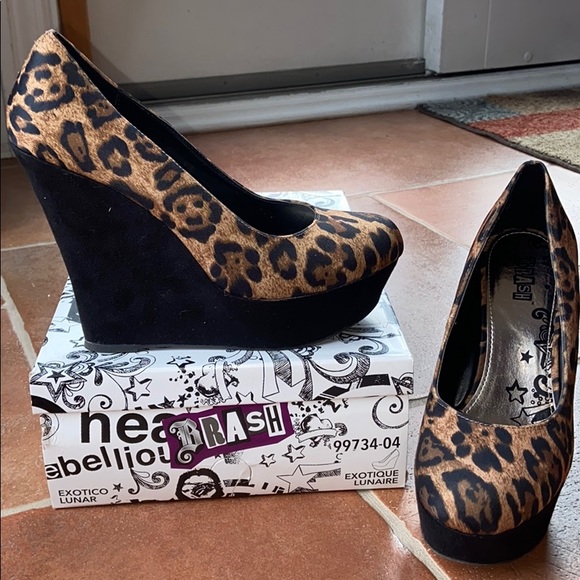 Brash Cheetah / Leopard Suede wedge heels Sz 9 - Picture 1 of 6